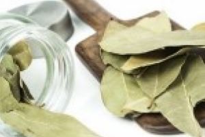 Frunza de dafin si scortisoara, o veche traditie pentru cei care vor sa slabeasca