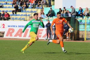 Golgheterul Forestei a semnat cu Oţelul, iar tânărul Sumanariu ar putea ajunge în Liga I, ...