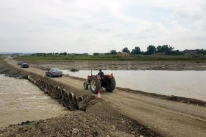 Podul provizoriu de la Milişăuţi a fost deschis joi după-amiază