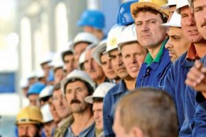 Peste 34.000 de locuri de muncă, vacante la nivel naţional, între care aproape 500 în Alba. Ce caută companiile