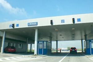 Tanar depistat in Vama Cenad la volanul unui autoturism furat si cu acte false