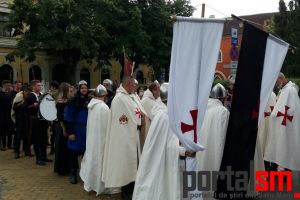 FOTO/VIDEO. Debut spectaculos al Festivalului Medieval. Cavalerii au defilat în centrul Sătmarului