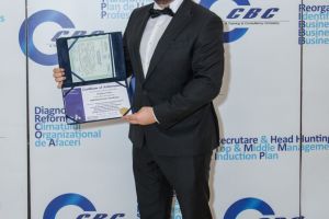 Interviu cu managerul ”Farmex” Cugir – farmacistul Bogdan Petric: Scopul campaniilor organizate de noi este de a ne implica activ în dezvoltarea sănătăţii şi a educaţiei din oraş