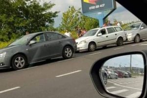 FOTO – Accident în lanţ în apropiere de Aeroportul din Sibiu