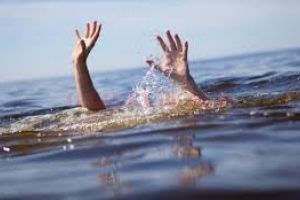 Un baiat de 12 ani s-a inecat într-o baltă din Ioneşti