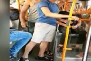 Bătaie generală într-un troleibuz. Motivul a fost incredibil!