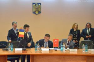 S-a semnat contractul de achiziţie a 105 autobuze turceşti cu desing italian