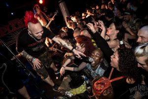 „Punkul nu va muri niciodata, pentru ca punkul este o muzica suparata.” Interviu cu Wattie Buchan, solistul Exploited