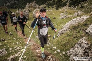 Jojo şi Tibi au încheiat cu brio cursa de alergare montană Marathon 3200! Colegii noştri au împreună 100 de ani!