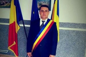 Gest inedit: Primarul unui oraş refuză pensia specială