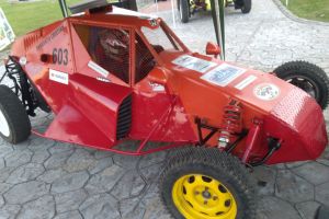 8 buggy şi 3 maşini de curse, în expoziţie la Turceni!