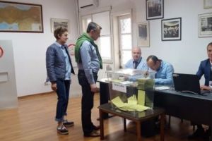 Proiect ISTORIC! Țara care vrea scoaterea COMUNISMULUI din CONSTITUȚIE. Breaking news internaţional
