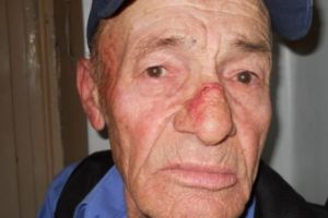 Paznic BĂTUT de un puşti de 15 ani. Caz ȘOCANT într-un magazin din Cluj