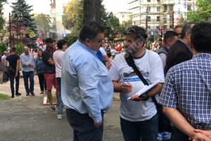 GĂEȘTI: Voluntarii „Fără penali” au stat de vorbă cu delegaţia PSD. Două persoane au semnat