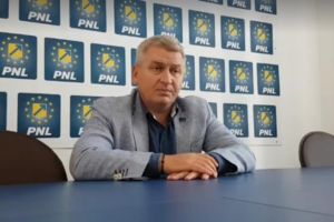 Poliţiştii Rutieri analizează oportunitatea formulării unei plângeri penale împotriva deputatului PNL Florin Roman, care i-a acuzat că se opun presemnalizării radarelor