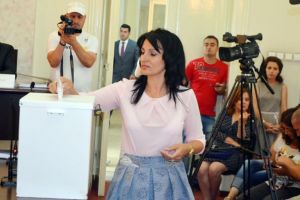 Viceprimarul Carmen Preda şi o consilieră locală sunt plecate în China la invitaţia… Institutului Confucius