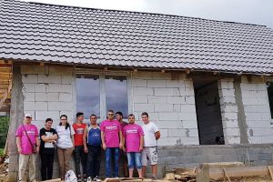 Cu ajutorul oamenilor cu suflet mare