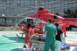 Bărbat, în comă, călcat în picioare de un cal. Căruţaşul, cercetat pentru fuga de la locul accidentului 