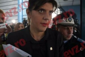 A stat ilegal într-un apartament al statului. Laura Codruţa Kovesi riscă 15 ani de închisoare pentru abuz în serviciu