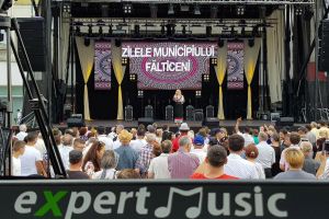 Expert Music Production poate organiza evenimente de amploare cu o scenă imensă, unică în ...