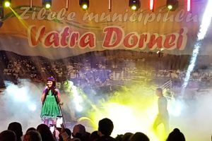 Irina Rimes a cucerit publicul din Vatra Dornei, care i-a cântat „La mulţi ani!”, cu ...