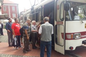Tramvaiul turistic a intrat din nou pe traseu, la Timisoara. Primele curse, gratuite