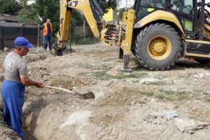 Munciţi vă rog, se fotografiază!