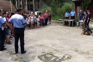 Poliţiştii băcăuani, în tabără la Valea Budului