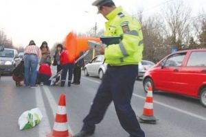 Batrana lovita de masina in Ploiesti, pe strada Cantacuzino