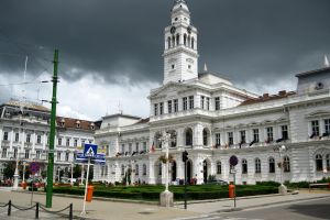 ŞOC la Arad: Falcă vrea să schimbe inscripţia „Via Veritas Vita” de pe Primărie, cu mult mai popularele „Muie PSD”, „Muie Dragnea” şi „Muie mie”!