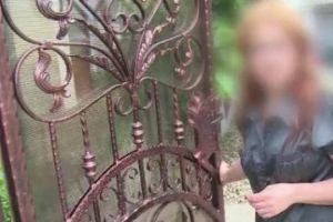 Un minor a intrat în pat peste vecină şi soţul ei. Ce a urmat