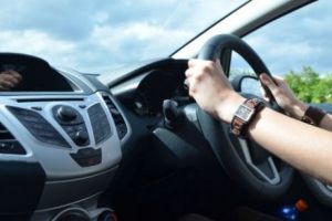 Schimbări majore privind maşinile cu volan pe dreapta