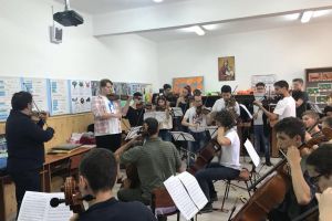 Muzica, din nou la înălţime. O vioară foarte valoroasă, fabricată în 1737, la Masterclass