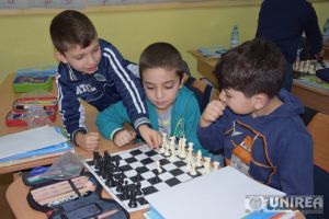 Elevii scutiţi la orele de educaţie fizică şi sport vor face şah