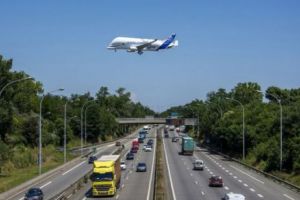 IATĂ „Balena zburătoare”, CEL MAI NOU AVION de transport din lume