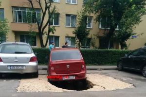 Momentul acela când te grăbeşti şi vrei să pleci cu maşina