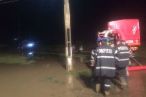 FOTO Inundaţiile din judeţul Sibiu. Pompierii au acţionat toată noaptea