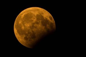Cea mai lungă eclipsă de lună a secolului se va vedea şi din România