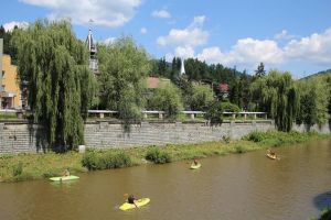 Caiacele au revenit pe Bistriţa Aurie, la cea de-a treia ediţie a „Dorna Kayak Fest”