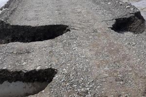 Podul provizoriu din Milişăuţi a cedat după o viitură pe râul Suceava