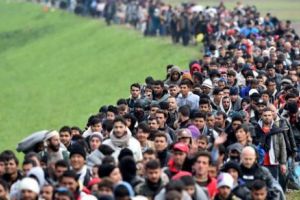 Expert în traficul de persoane: 60.000 de imigranţi sunt  „blocaţi” în Balcani. Dacă economia din Turcia se înrăutăţeşte, mii de migranţi vor năvăli în Europa