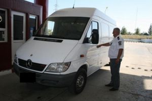 Basarabean lăsat fără maşină la Petea! A condus o dubă căutată de autorităţile ucrainene