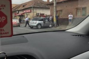 Accident pe Traian Vuia cu trei autoturisme implicate. Toate detaliile de la IPJ Cluj - FOTO