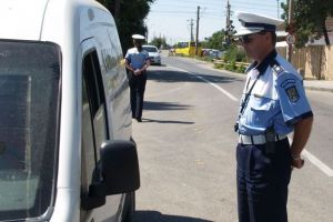 Poliţia şi RAR, filtre masive în judeţ. Mai mulţi şoferi, amendaţi pentru defecţiuni tehnice la maşini