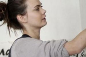 Membră fondatoare a organizaţiei Femen - cunoscută pentru protestele topless - a fost găsită moartă în apartamentul din Paris