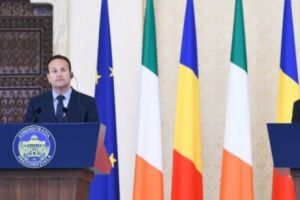 Klaus Iohannis vrea să ordoneze MIGRAȚIA. UE vrea să OFERE câte ȘASE MII de euro pentru fiecare migrant