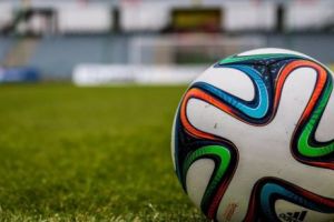 CEL MAI MARE FOTBALIST al tuturor timpurilor, RUPT DE BEAT la volan! Totul a fost transmis ÎN DIRECT - VIDEO ȘOCANT