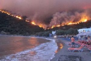 Grecia, paralizată de incendii