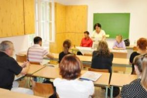 57,14%  dintre candidaţi au obţinut medii peste 8 la examenul de definitivare în învăţământ, înainte de contestaţii