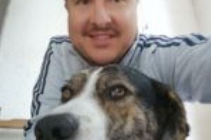 Câinele erou de pe Semenic, victimă a statutului de vedetă! După ce l-a adoptat, Ionuţ Popovici anunţă că va depune plângere penală pentru furt!